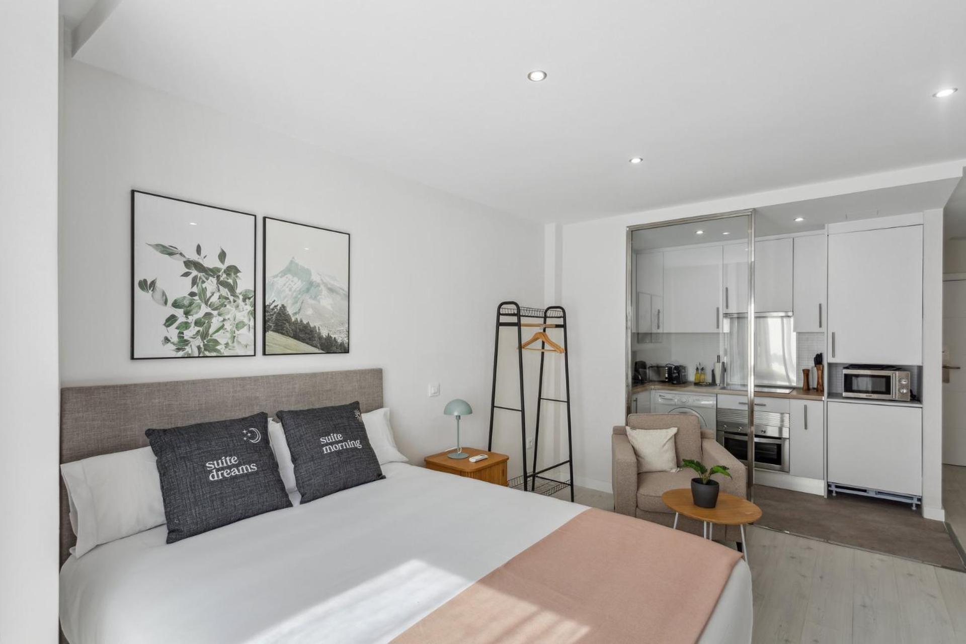Limehome Madrid Calle De La Paloma Zewnętrze zdjęcie