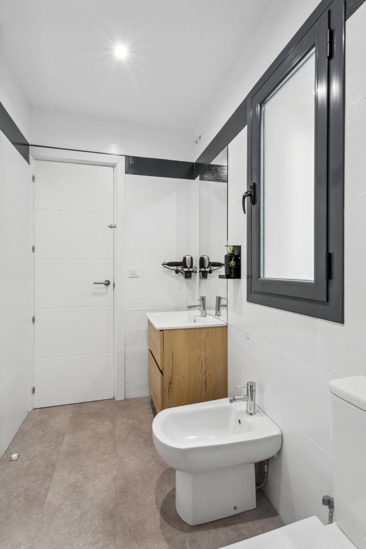 Limehome Madrid Calle De La Paloma Pokój zdjęcie
